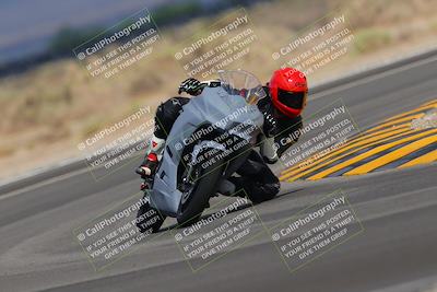 media/Sep-11-2022-SoCal Trackdays (Sun) [[81b7e951af]]/Turn 16 (945am)/